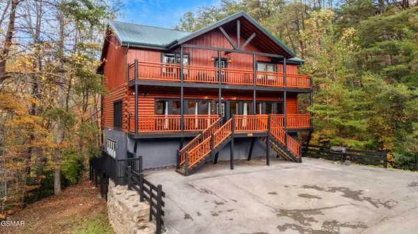 1530 Turkey Valley LN, Sevierville, TN 37876