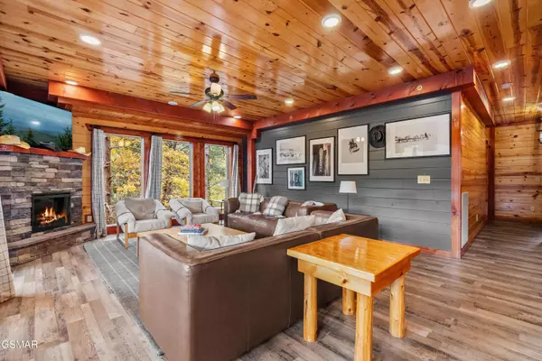 1530 Turkey Valley LN, Sevierville, TN 37876