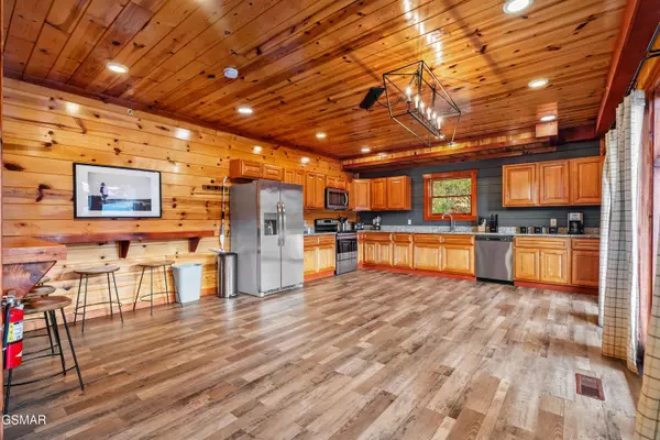 1530 Turkey Valley LN, Sevierville, TN 37876