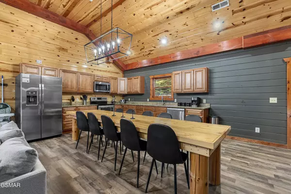 1628 Barn Door LN, Sevierville, TN 37862