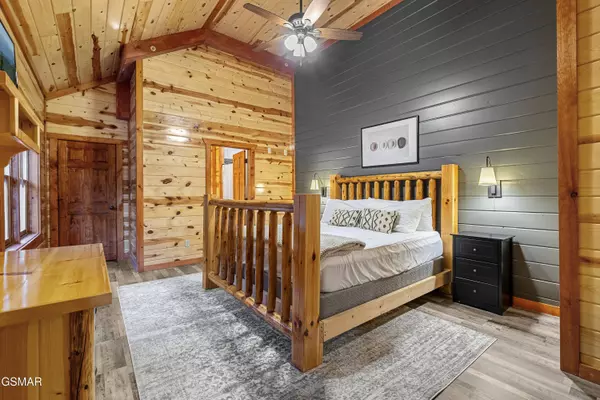 1628 Barn Door LN, Sevierville, TN 37862