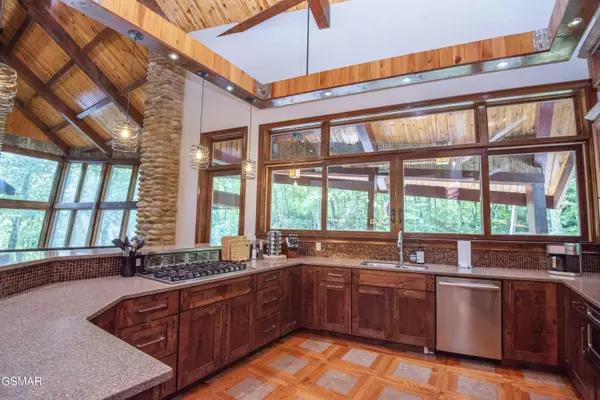 749 Margit Worsham WAY, Gatlinburg, TN 37738