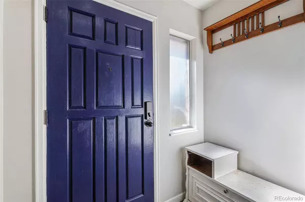 17063 E Greenwood CIR, Aurora, CO 80013