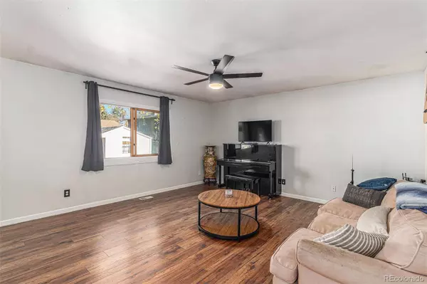 17063 E Greenwood CIR, Aurora, CO 80013