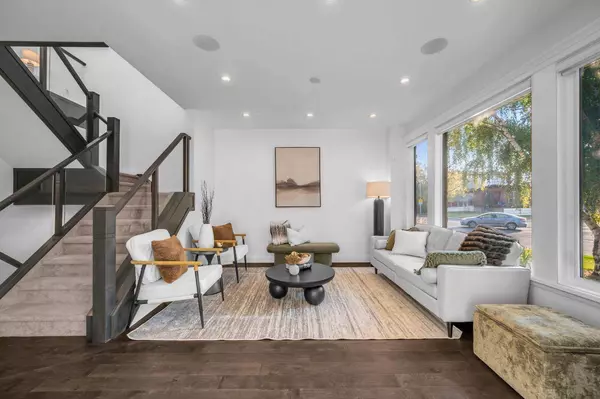 2640 28 ST SW, Calgary, AB T3E 2J1