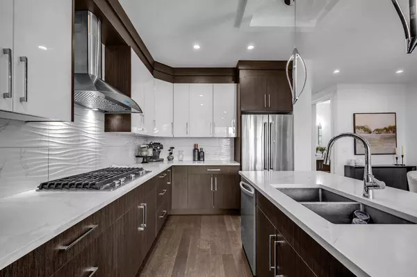 2640 28 ST SW, Calgary, AB T3E 2J1