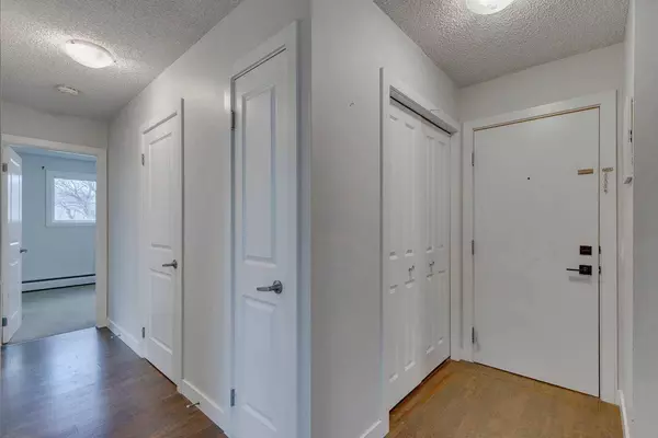 2203 14 ST SW #401, Calgary, AB T2T 3T2