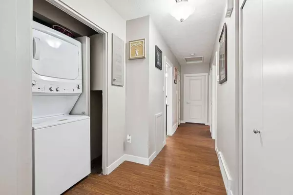 1440 45 ST SW, Calgary, AB T3C 2C2