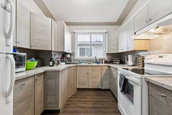 1440 45 ST SW, Calgary, AB T3C 2C2