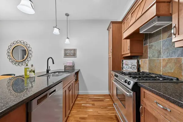 1818 14 ST SW #303, Calgary, AB T2T 3S9