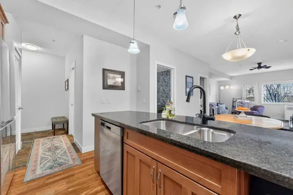 1818 14 ST SW #303, Calgary, AB T2T 3S9