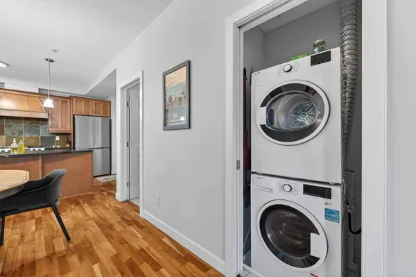 1818 14 ST SW #303, Calgary, AB T2T 3S9