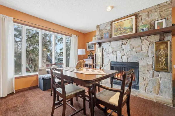 2532 7 AVE NW, Calgary, AB T2N 1A4