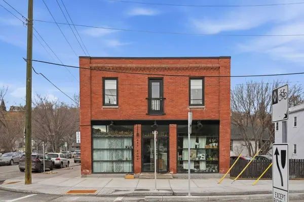 938 5A ST NW, Calgary, AB T2N 1R6