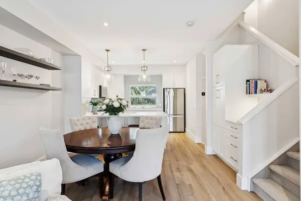 1935 35 ST SW #7, Calgary, AB T3E 2X4