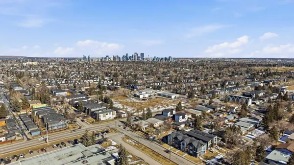 2139,2143,2145 50 AVE SW, Calgary, AB T2T 2W5