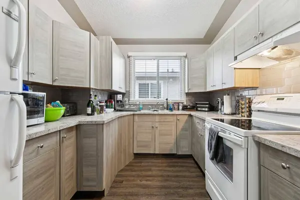 1440 45 ST SW, Calgary, AB T3C 2C2