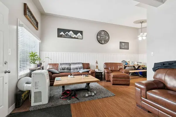 1440 45 ST SW, Calgary, AB T3C 2C2