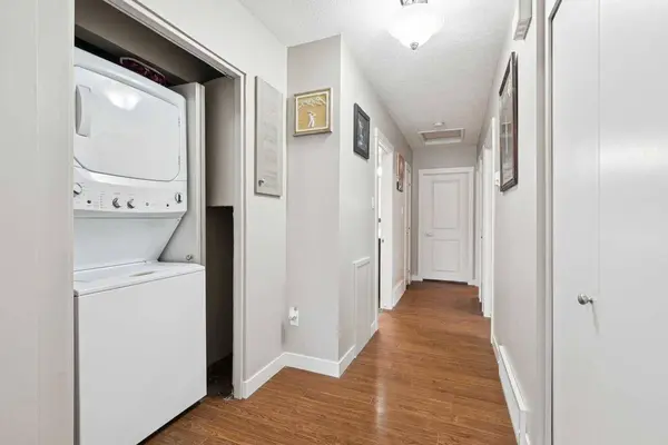 1440 45 ST SW, Calgary, AB T3C 2C2