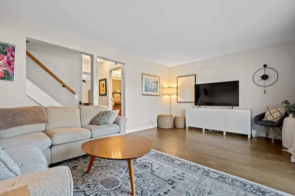 6223 31 AVE NW #404, Calgary, AB T3B 3X2