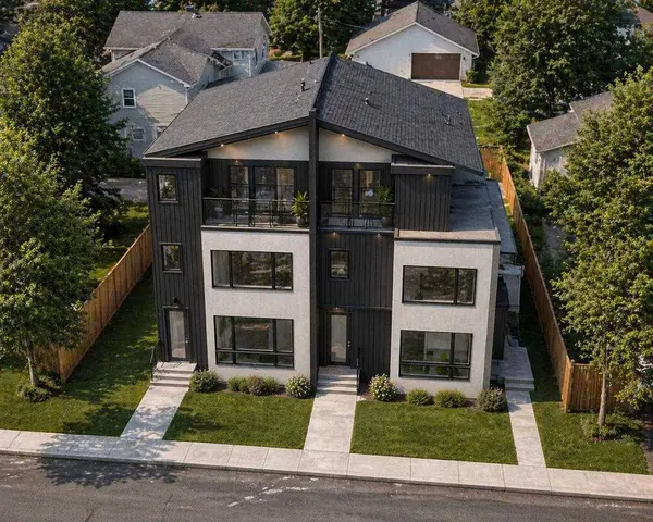 2624 1 AVE NW, Calgary, AB T2N 0C4