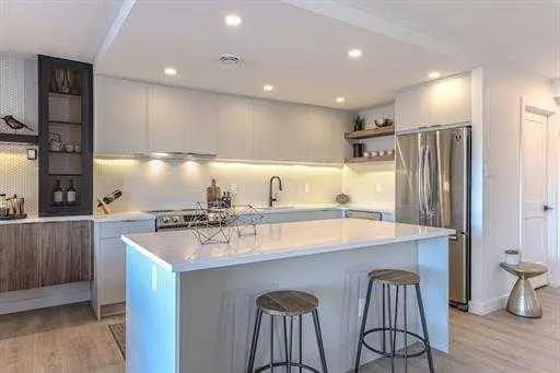 1330 15 AVE SW #407, Calgary, AB T3C 3N7
