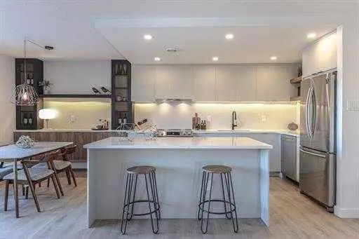 1330 15 AVE SW #407, Calgary, AB T3C 3N7