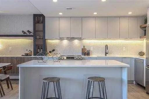 1330 15 AVE SW #407, Calgary, AB T3C 3N7