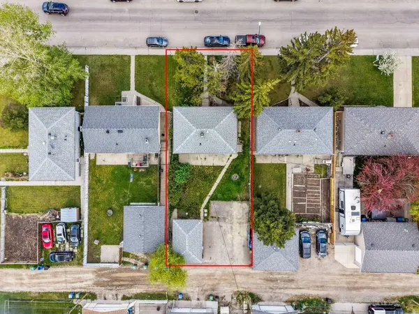 2211 41 ST SE, Calgary, AB T2B 1C8