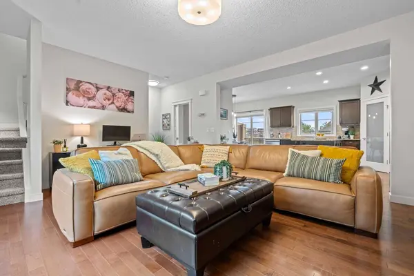 1916 36 ST SW #3, Calgary, AB T3E 2Y9