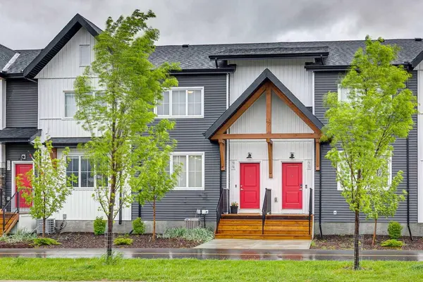 44 Creekside BLVD SW, Calgary, AB T2X 4R1