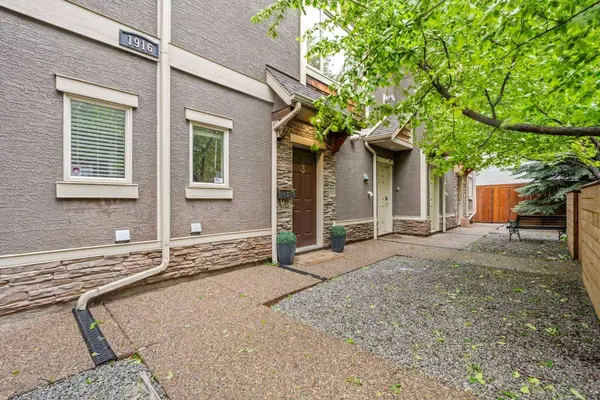 1916 36 ST SW #3, Calgary, AB T3E 2Y9