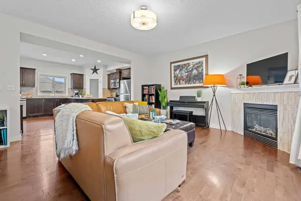 1916 36 ST SW #3, Calgary, AB T3E 2Y9