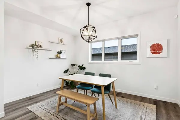 44 Creekside BLVD SW, Calgary, AB T2X 4R1