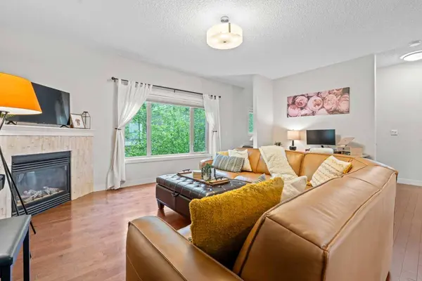 1916 36 ST SW #3, Calgary, AB T3E 2Y9