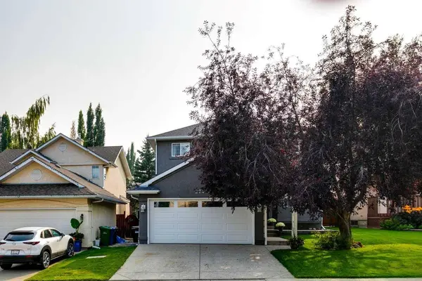 274 Mt Assiniboine PL SE, Calgary, AB T2Z 2N5