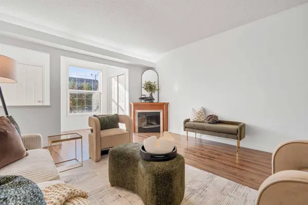 29 Springborough BLVD SW #21, Calgary, AB T2H 5V7