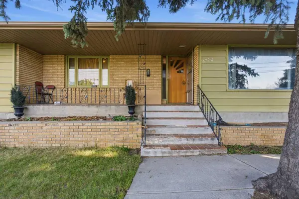 3720 Spruce DR SW, Calgary, AB T3C 3A7