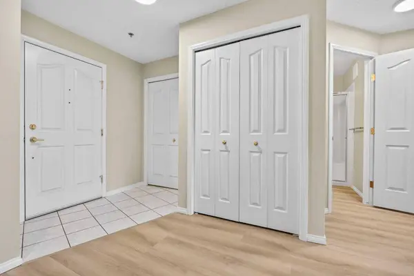 1818 W Simcoe BLVD SW #1203, Calgary, AB T3H 3L9