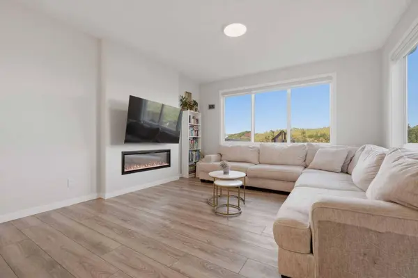 34 Belvedere GN SE, Calgary, AB T2A 7M5