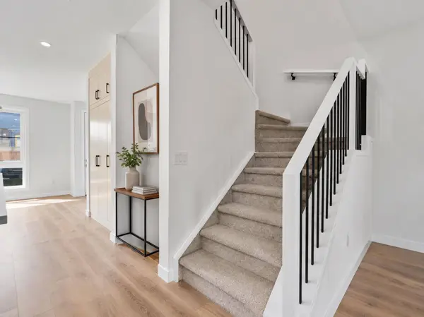 2354 7 ST NW, Calgary, AB T2M 1T1