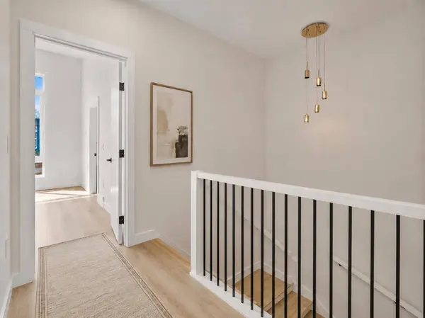 2354 7 ST NW, Calgary, AB T2M 1T1
