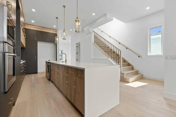 514 37 ST SW, Calgary, AB T3C 1R6