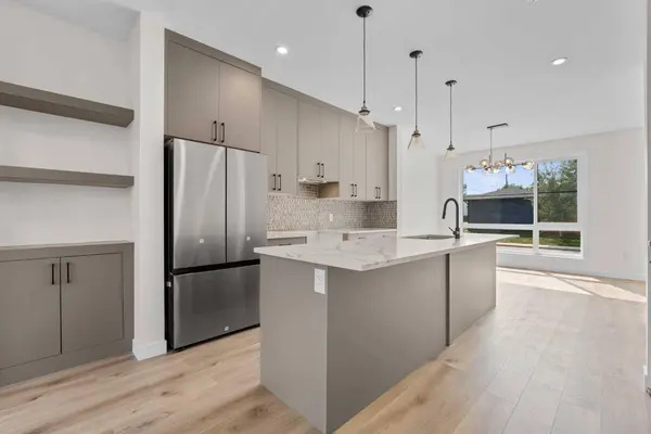 2352 7 ST NW, Calgary, AB T2M 1T1