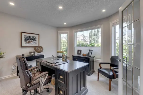 6 Patterson Close SW, Calgary, AB T3H 3K2