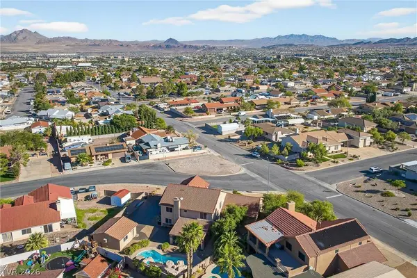 301 W Country Club DR, Henderson, NV 89015