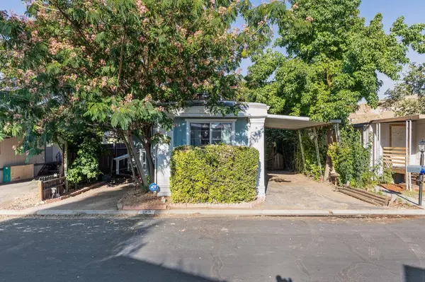 9360 N Blackstone #195, Fresno, CA 93720