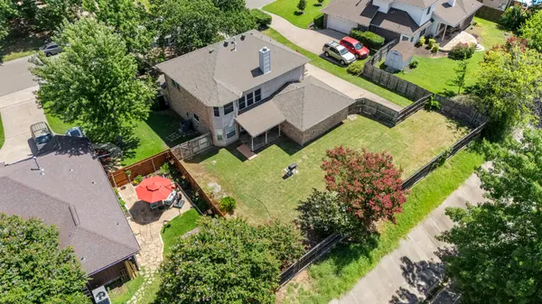 3317 Cooper Br E, Denton, TX 76209-7907