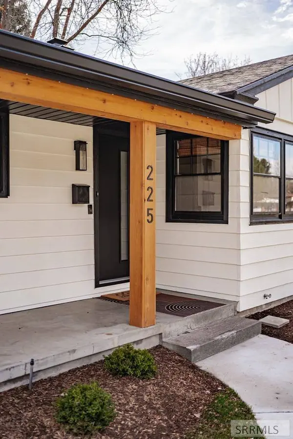 225 Tautphaus Drive, Idaho Falls, ID 83402