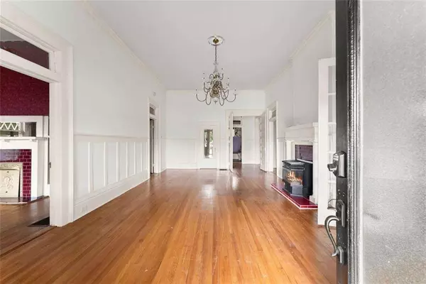 2140 N BROAD ST, Commerce, GA 30529